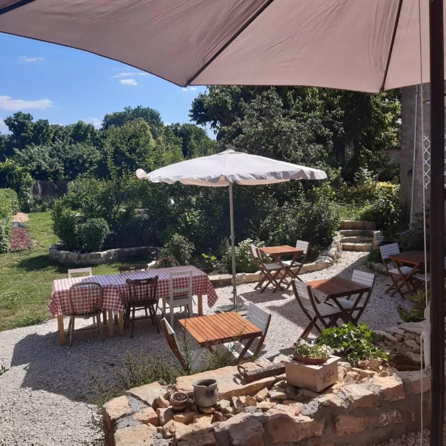 Le Voila Bed & Breakfast *